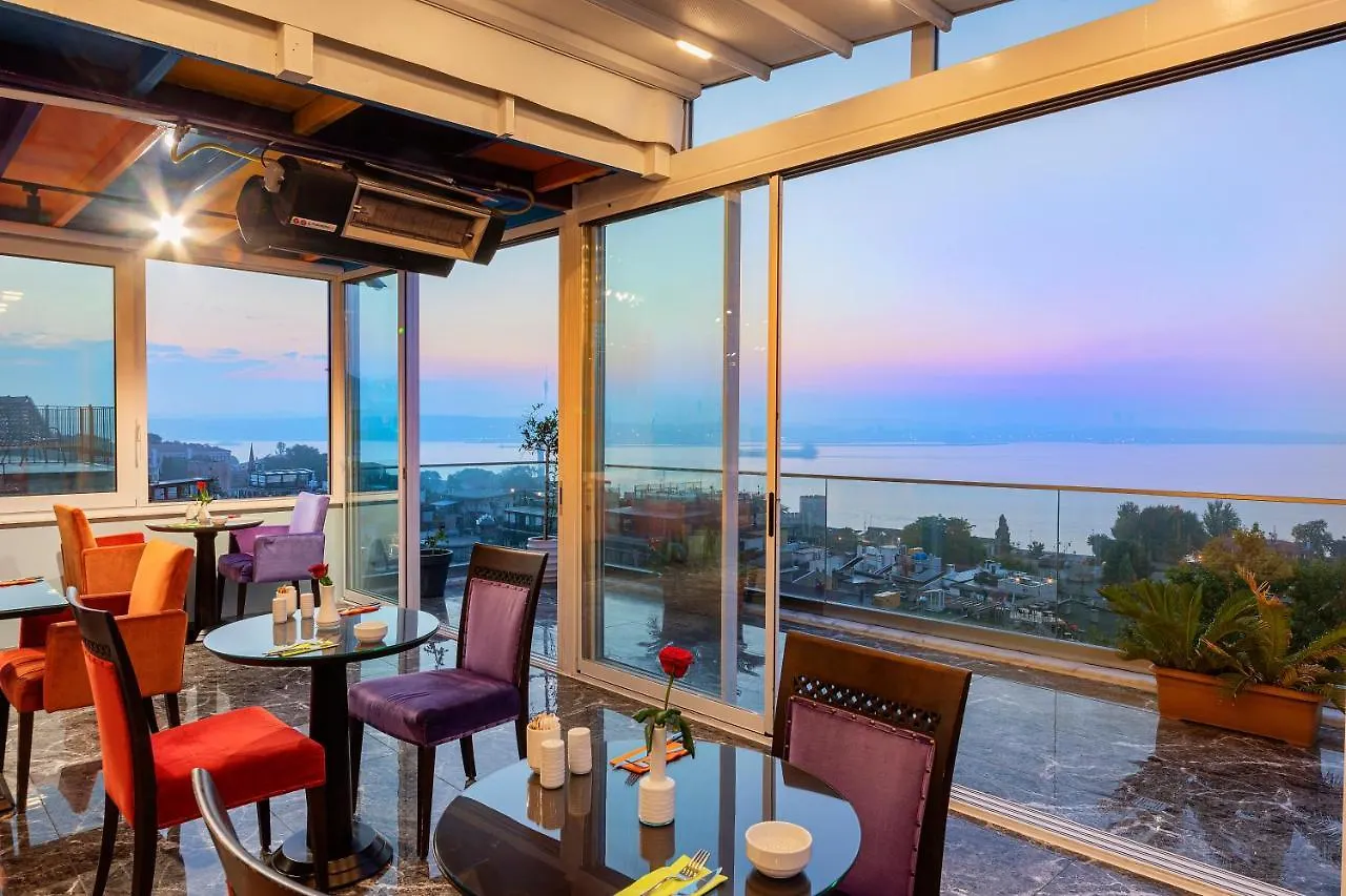 The Magnaura Palace Hotel Istanbul 4*,